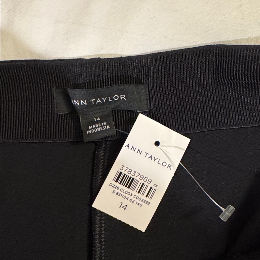Ann Taylor The Skinny Flare Trouser Pant In Ponte Knit 831104 - Picture 2 of 8